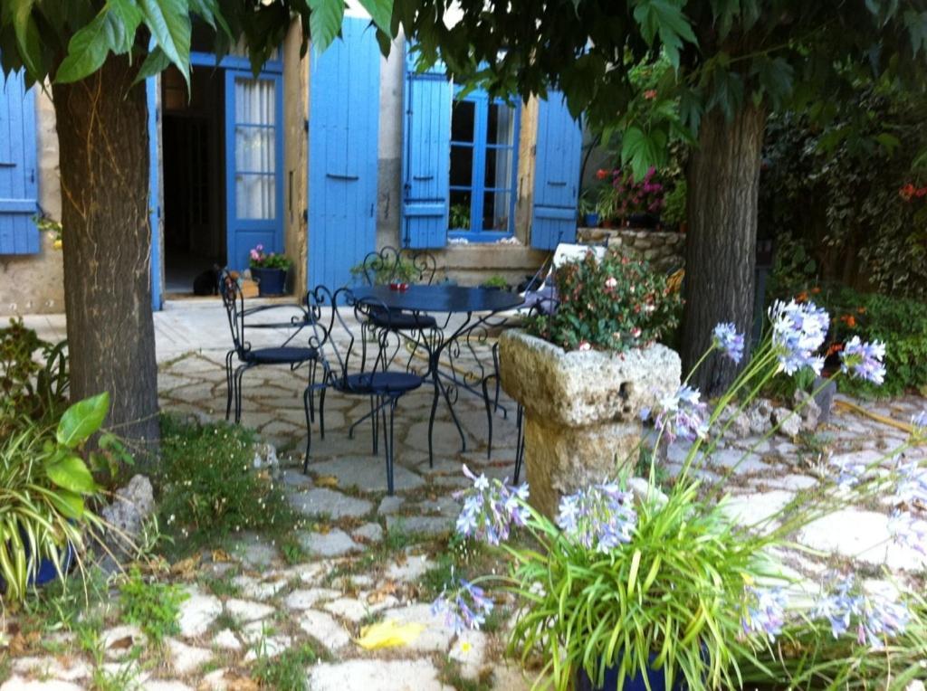 Bed and Breakfast Aux Pots Bleus à Nissan-lez-Enserune Extérieur photo
