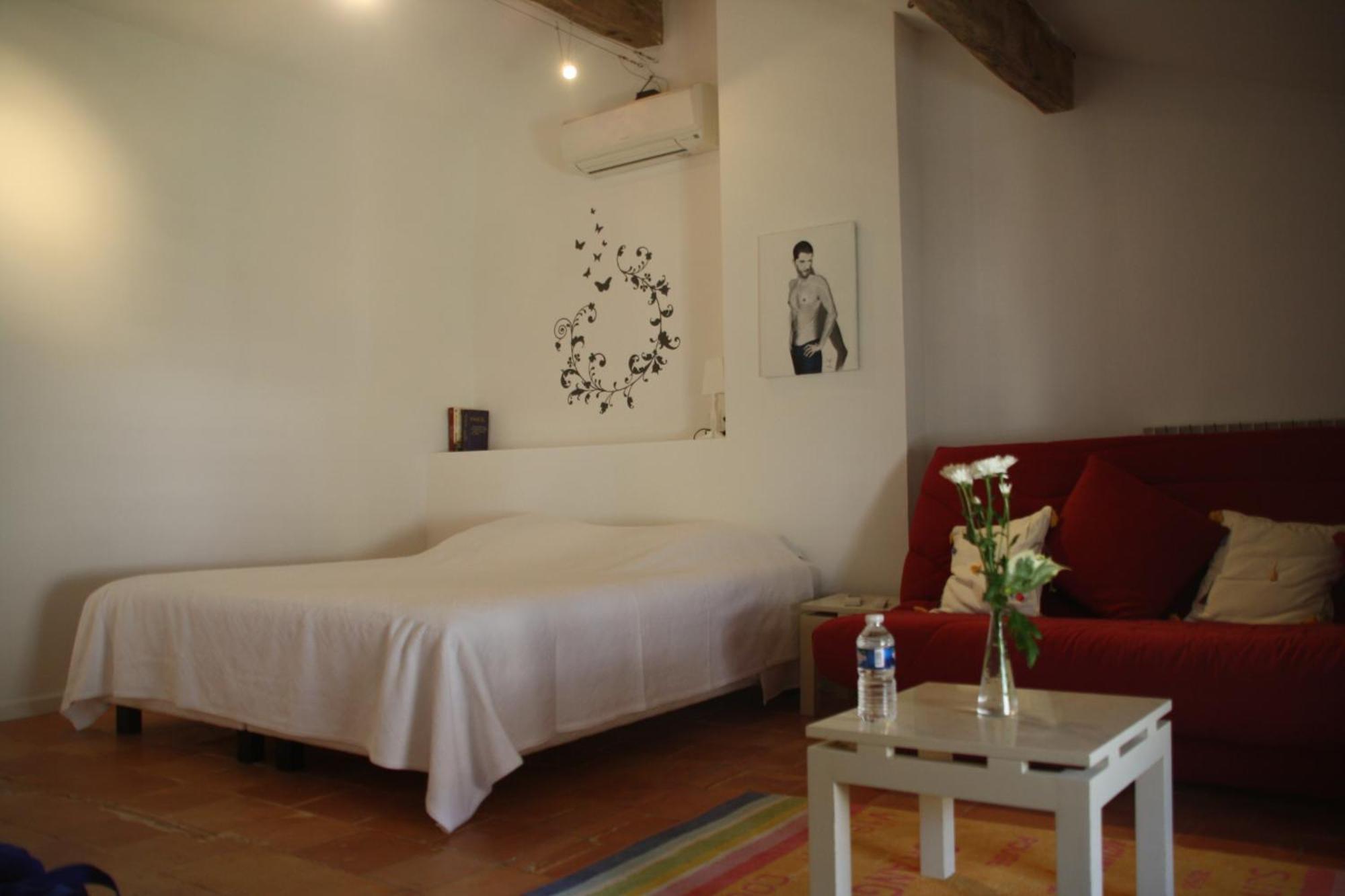 Bed and Breakfast Aux Pots Bleus à Nissan-lez-Enserune Extérieur photo