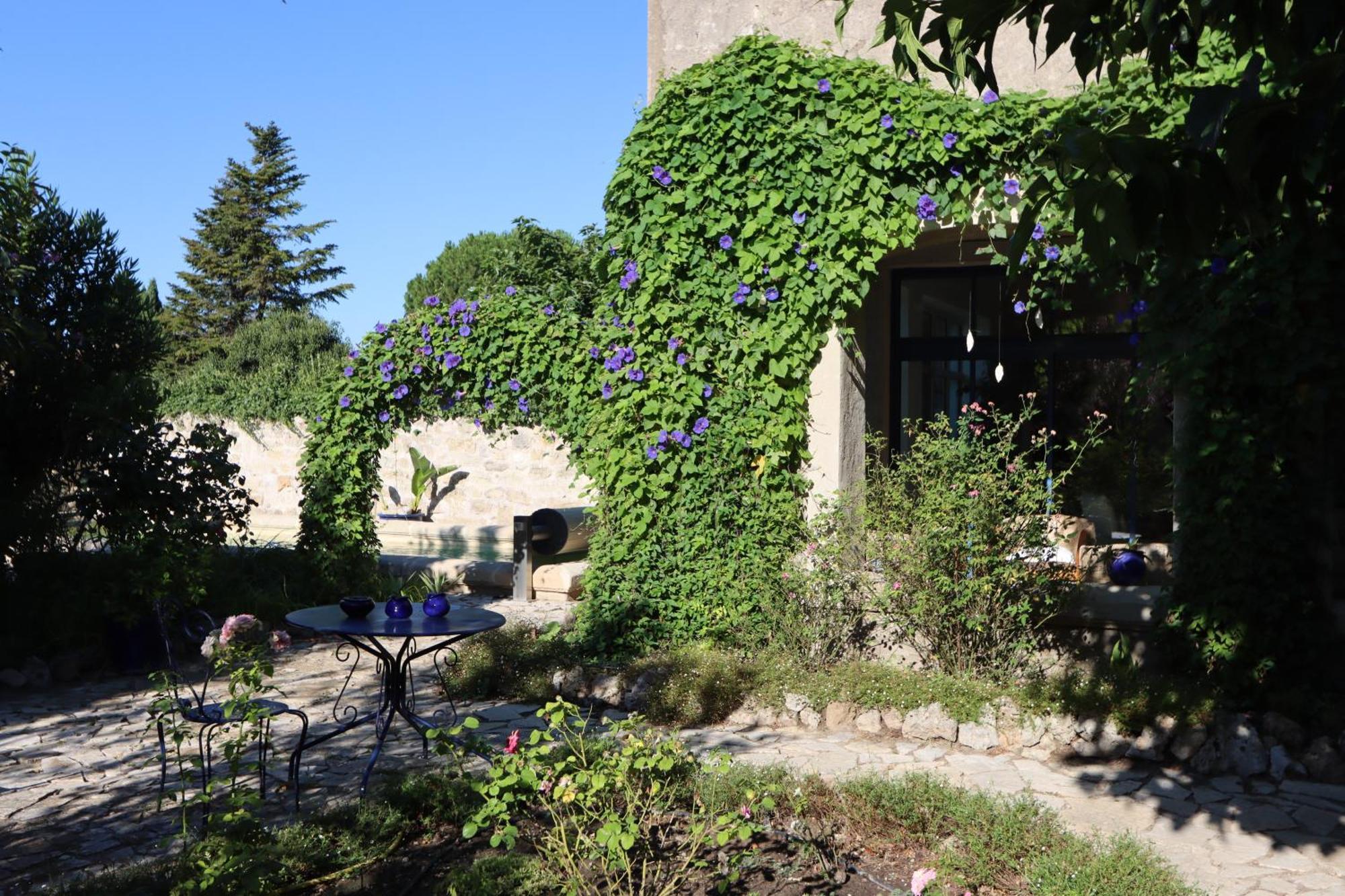 Bed and Breakfast Aux Pots Bleus à Nissan-lez-Enserune Extérieur photo