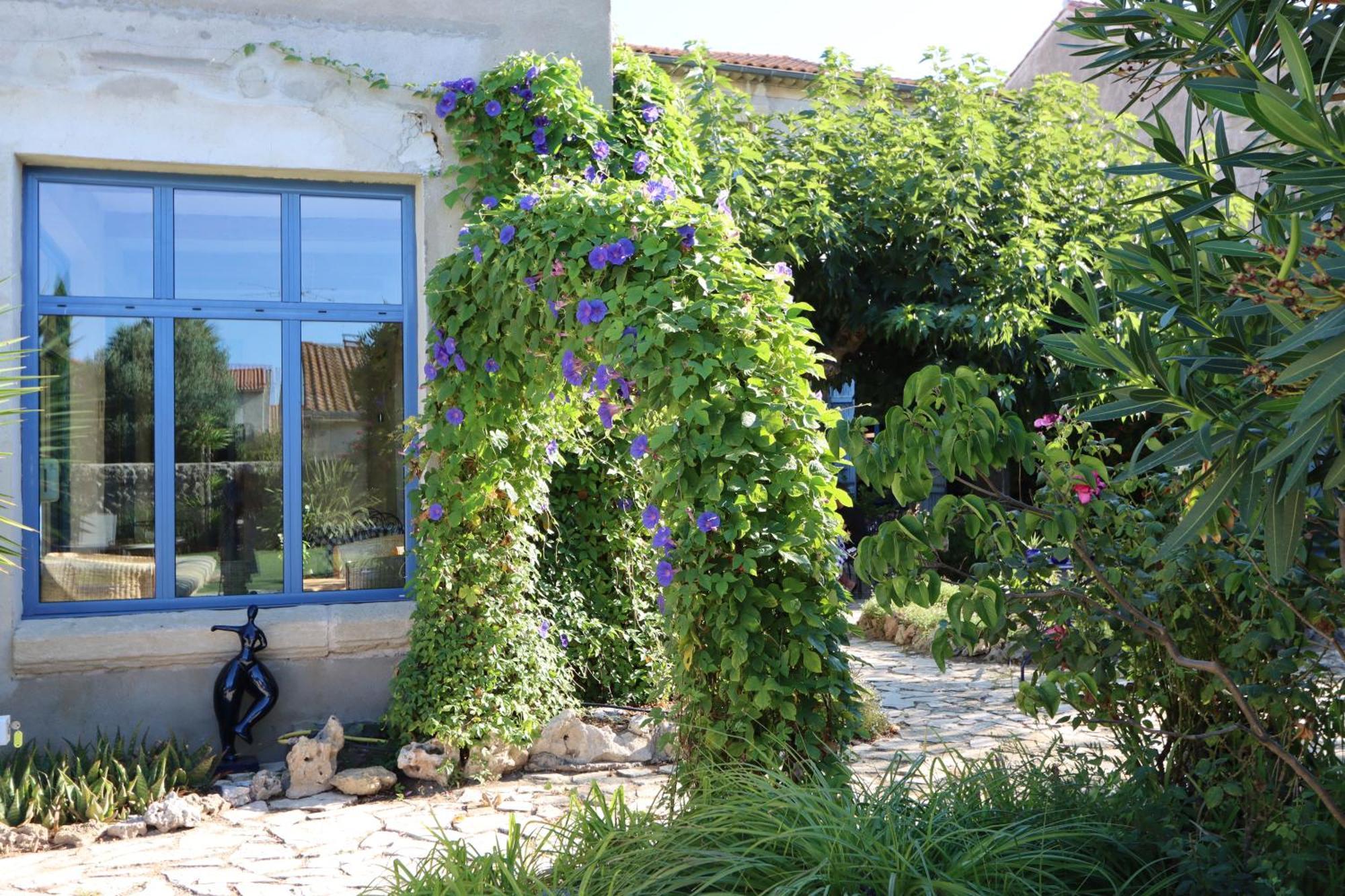 Bed and Breakfast Aux Pots Bleus à Nissan-lez-Enserune Extérieur photo